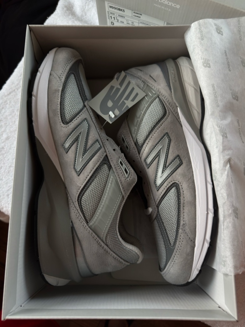 NWT New Balance M990GL5 Men’s Sneaker, Gray, Size 11.5, D Width - Picture 3 of 4